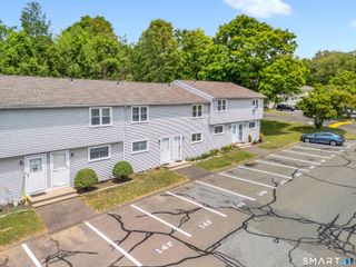 1081 New Haven Road 14H, Naugatuck, CT 06770