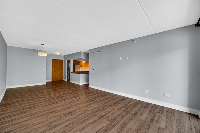 1636 Ashland Avenue 209, Des Plaines, IL 60016