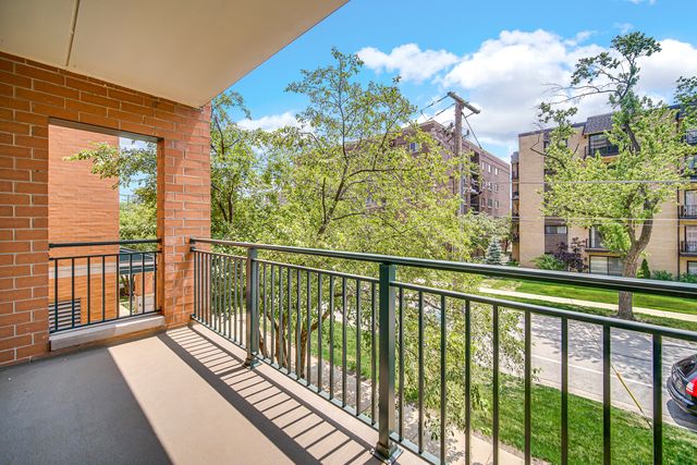 1636 Ashland Avenue 209, Des Plaines, IL 60016