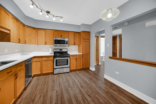 1636 Ashland Avenue 209, Des Plaines, IL 60016
