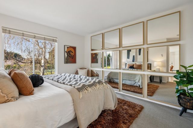 20 Marina Lakes Dr, Richmond, CA 94804