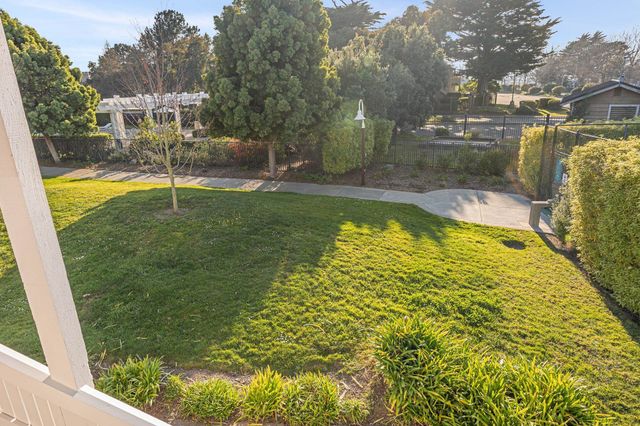 20 Marina Lakes Dr, Richmond, CA 94804