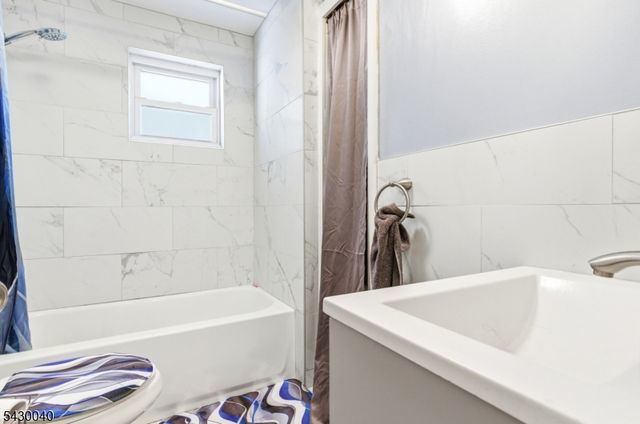 36 Kenmore Ave, Newark City, NJ 07106