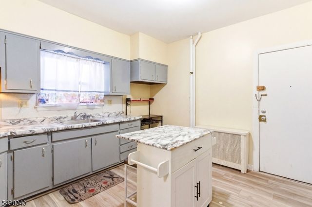 36 Kenmore Ave, Newark City, NJ 07106