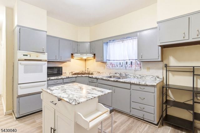 36 Kenmore Ave, Newark City, NJ 07106
