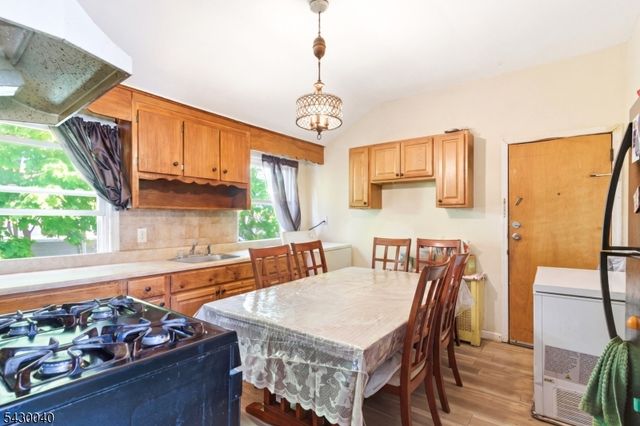 36 Kenmore Ave, Newark City, NJ 07106