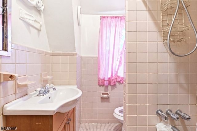 36 Kenmore Ave, Newark City, NJ 07106