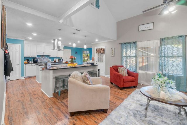 103 Wellington, Hattiesburg, MS 39402