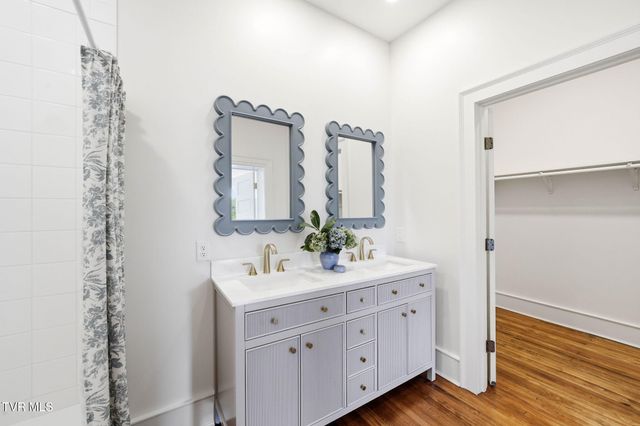 240 Maplehurst Lane, Bluff City, TN 37618