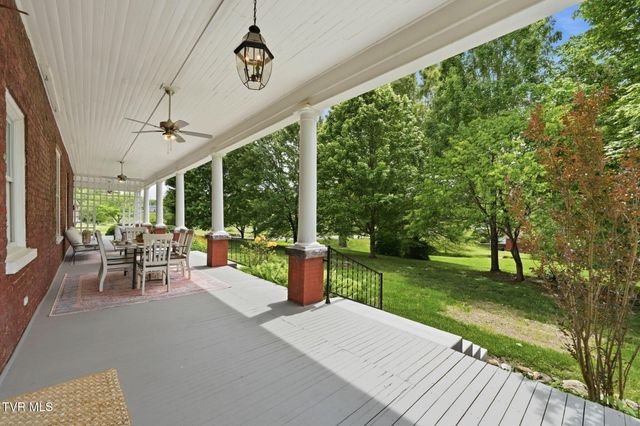 240 Maplehurst Lane, Bluff City, TN 37618