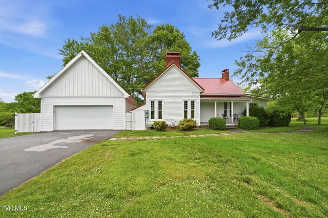 240 Maplehurst Lane, Bluff City, TN 37618