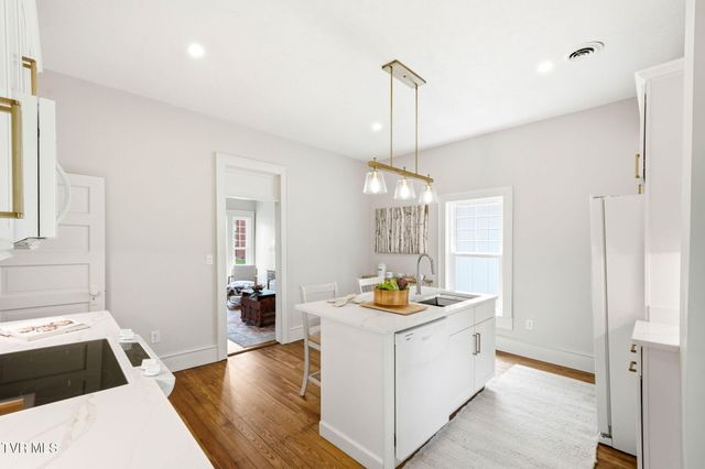 240 Maplehurst Lane, Bluff City, TN 37618