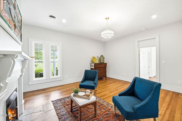 240 Maplehurst Lane, Bluff City, TN 37618