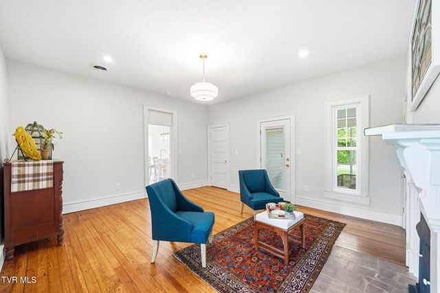 240 Maplehurst Lane, Bluff City, TN 37618