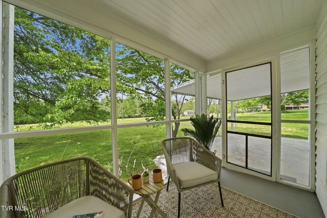 240 Maplehurst Lane, Bluff City, TN 37618
