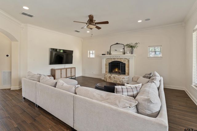 1509 Cooks Xing, Tyler, TX 75703