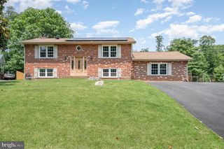 411 DEERWOOD DR, Fredericksburg, VA 22401