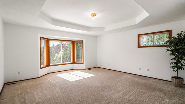 1220 E Brierwood Dr, Spokane, WA 99218