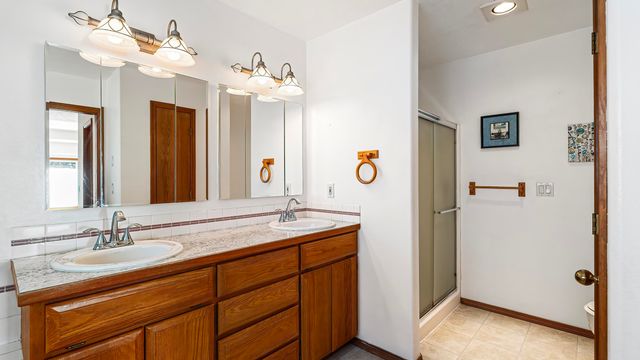 1220 E Brierwood Dr, Spokane, WA 99218