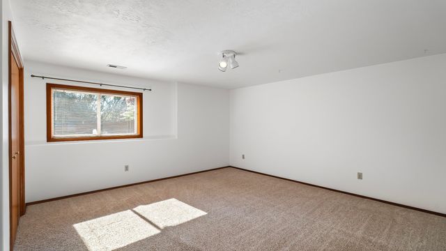 1220 E Brierwood Dr, Spokane, WA 99218