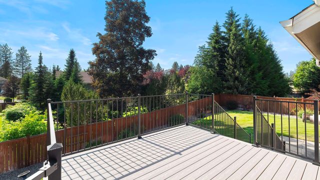 1220 E Brierwood Dr, Spokane, WA 99218