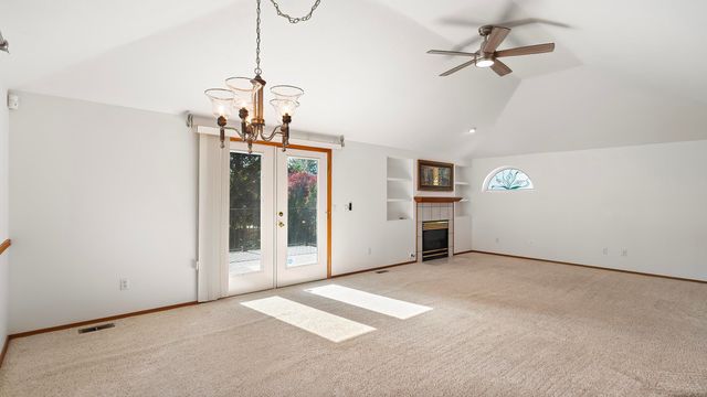 1220 E Brierwood Dr, Spokane, WA 99218