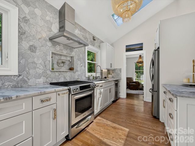 1401 Worcaster Place, Charlotte, NC 28211
