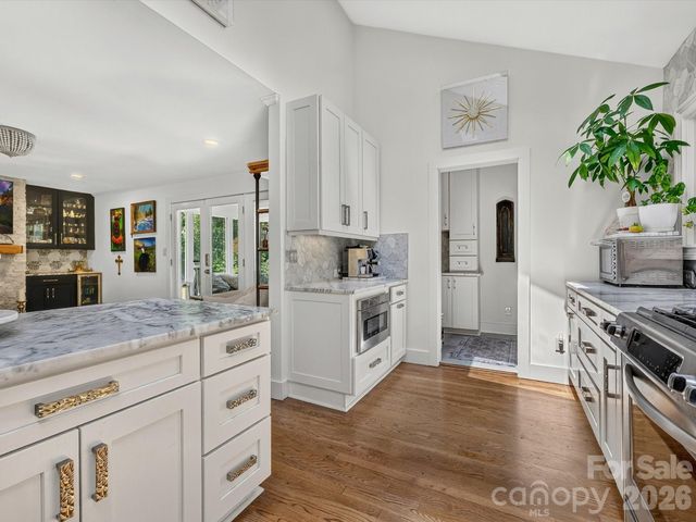 1401 Worcaster Place, Charlotte, NC 28211