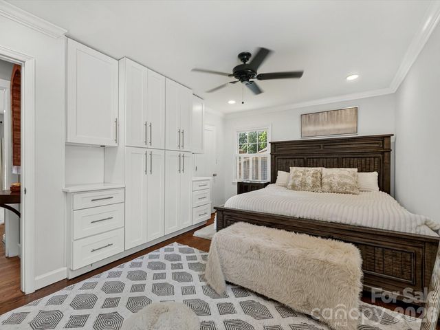 1401 Worcaster Place, Charlotte, NC 28211