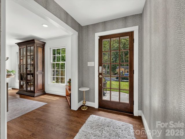 1401 Worcaster Place, Charlotte, NC 28211