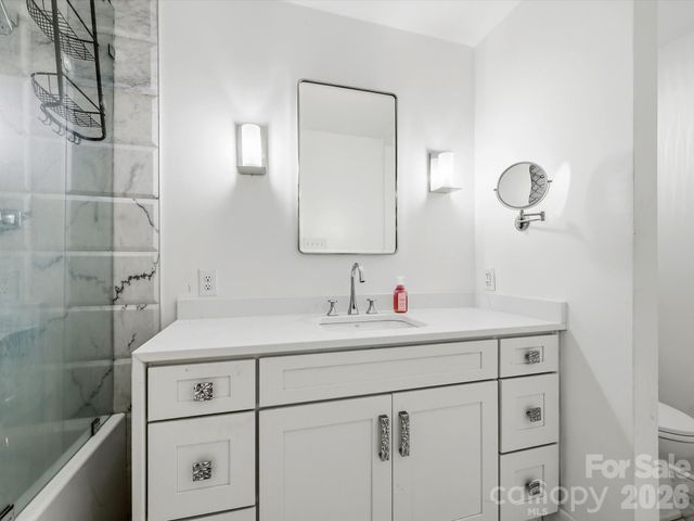 1401 Worcaster Place, Charlotte, NC 28211