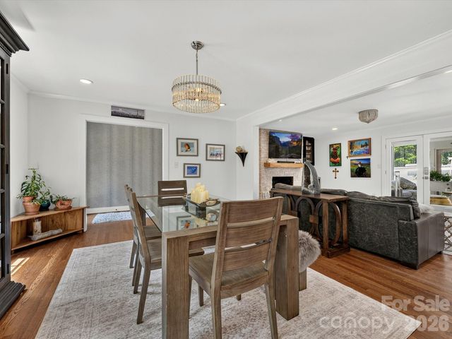 1401 Worcaster Place, Charlotte, NC 28211