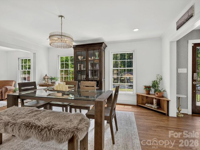 1401 Worcaster Place, Charlotte, NC 28211