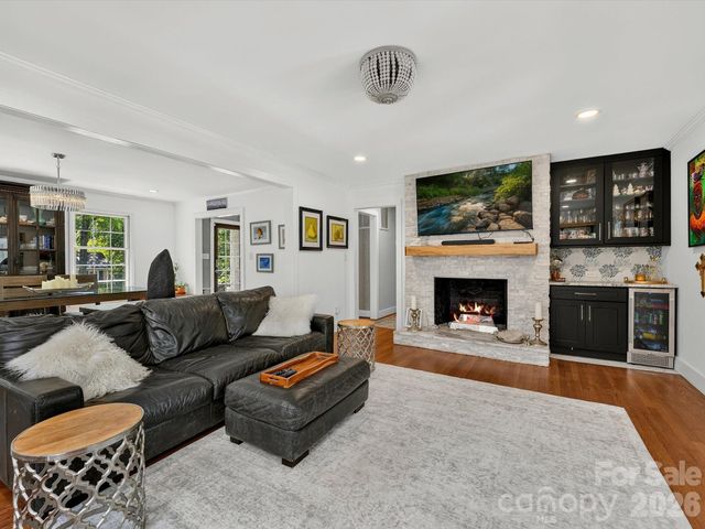 1401 Worcaster Place, Charlotte, NC 28211