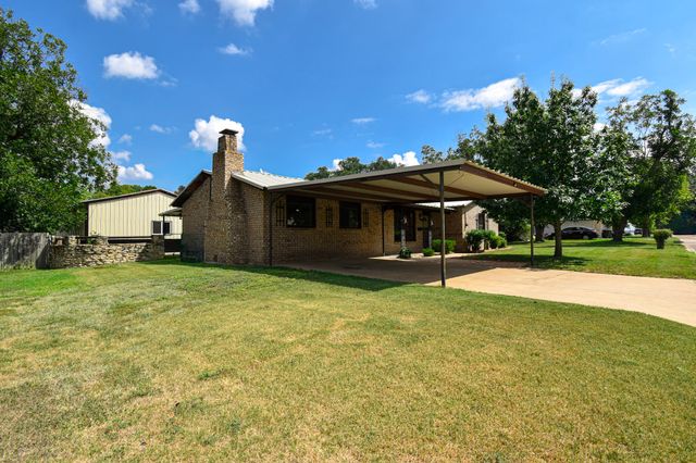 2013 S Walnut, Brady, TX 76825