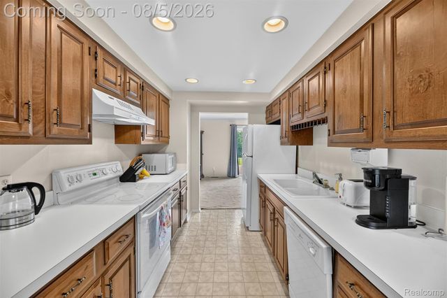 75 Oxford Oaks Drive 75, Oxford Charter Township, MI 48371
