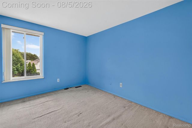 75 Oxford Oaks Drive 75, Oxford Charter Township, MI 48371