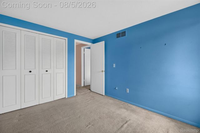 75 Oxford Oaks Drive 75, Oxford Charter Township, MI 48371