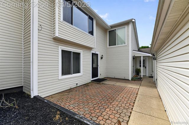 75 Oxford Oaks Drive 75, Oxford Charter Township, MI 48371