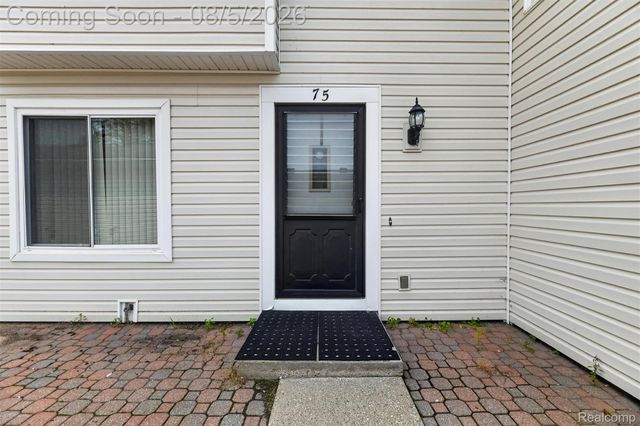 75 Oxford Oaks Drive 75, Oxford Charter Township, MI 48371