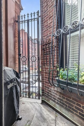 180 Marlborough St 2, Boston, MA 02116