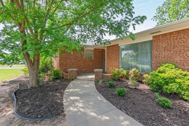 1618 N Oklahoma Avenue, Shawnee, OK 74804