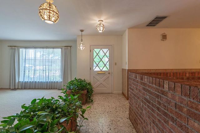 1618 N Oklahoma Avenue, Shawnee, OK 74804