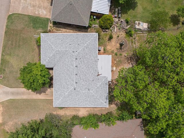 1618 N Oklahoma Avenue, Shawnee, OK 74804