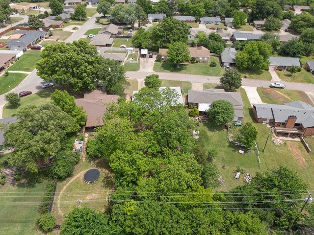 1618 N Oklahoma Avenue, Shawnee, OK 74804