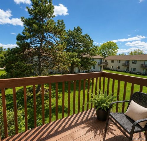 24128 Avon Lane, Clinton Township, MI 48036