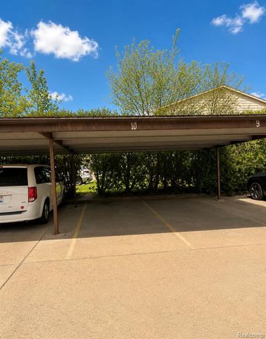 24128 Avon Lane, Clinton Township, MI 48036
