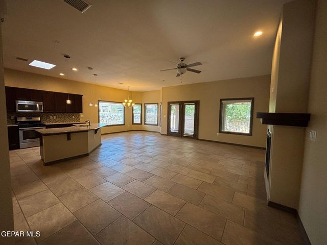 5724 Valley Lilac Lane, El Paso, TX 79932