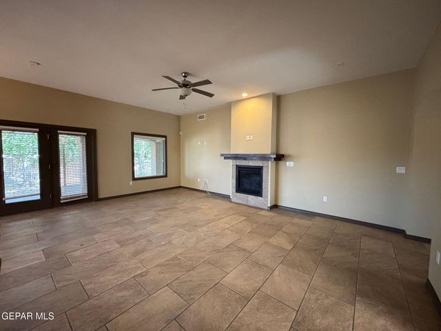 5724 Valley Lilac Lane, El Paso, TX 79932
