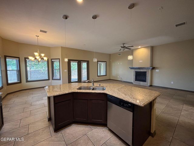 5724 Valley Lilac Lane, El Paso, TX 79932